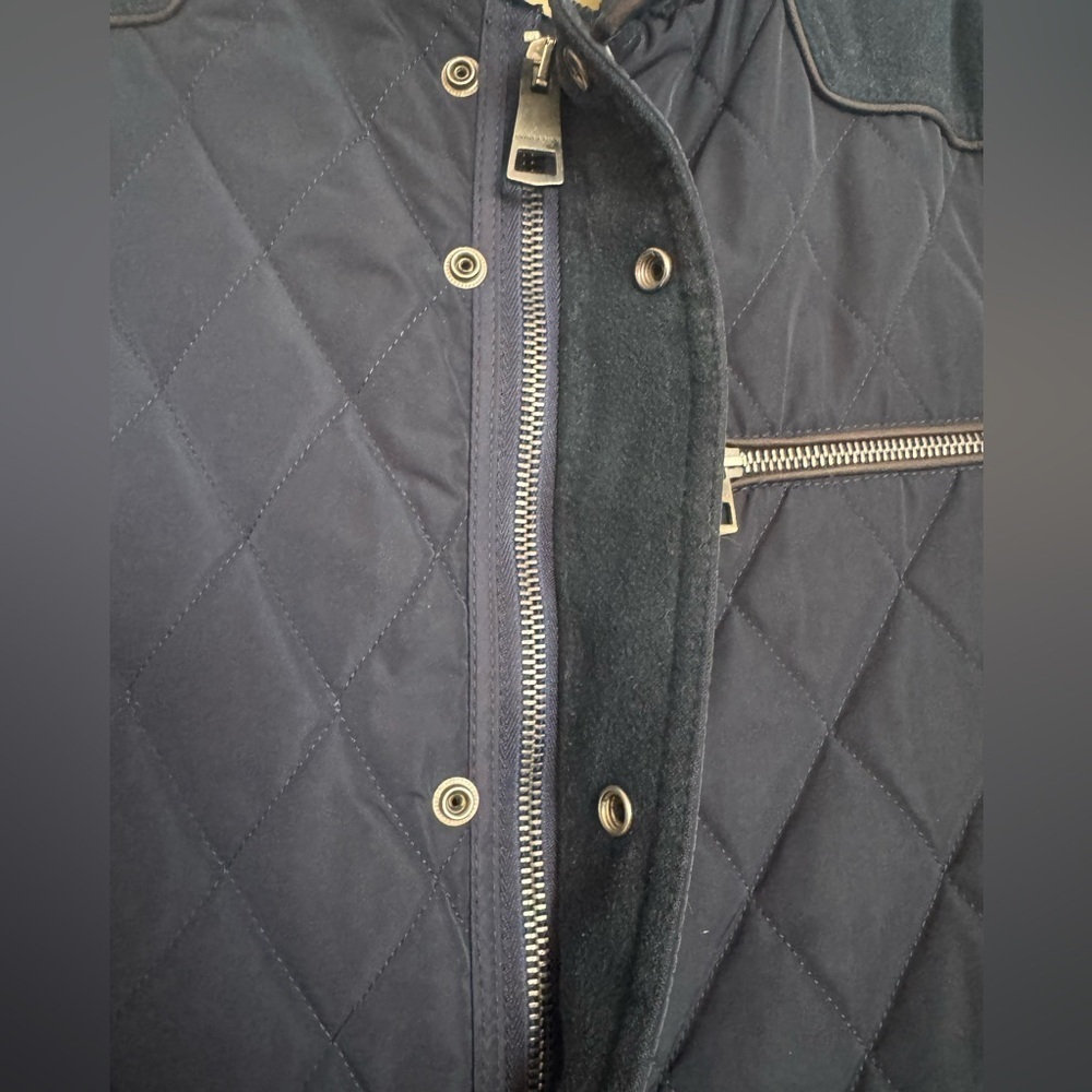 Authentic Burberry Quilted Barn Jacket - Picture 11 of 17